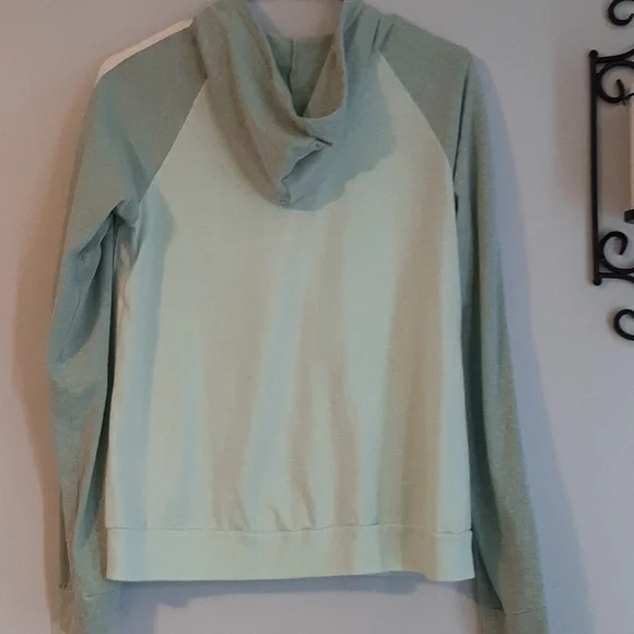 Lightweight under armour jacket - Picture 4 of 10